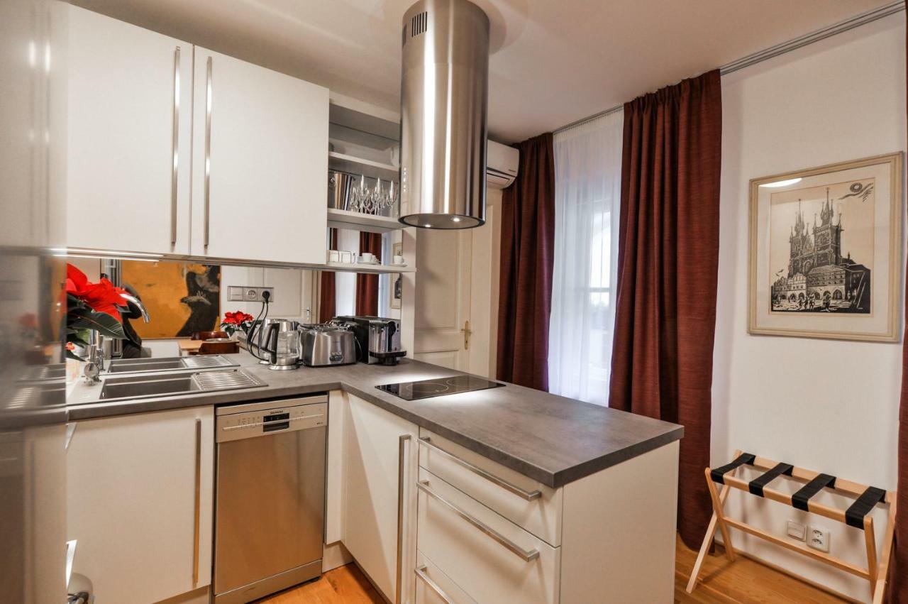 Romantic Apartment Prague Near Charles Bridge Экстерьер фото